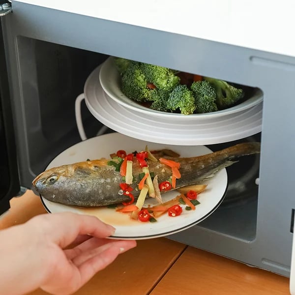 🍽️ 50 % RABATT! Skapa en extra nivå i mikrovågsugnen – hopfällbart ställ för smartare uppvärmning och mer plats