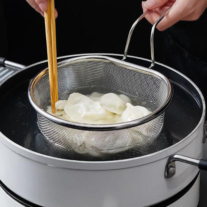 🥄🔥 REA! Rostfritt 304 stålsikt med ergonomiskt handtag – Fin & grovmaskig, värmetålig & upphängbar för alla köksuppgifter!