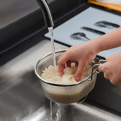 🥄🔥 REA! Rostfritt 304 stålsikt med ergonomiskt handtag – Fin & grovmaskig, värmetålig & upphängbar för alla köksuppgifter!